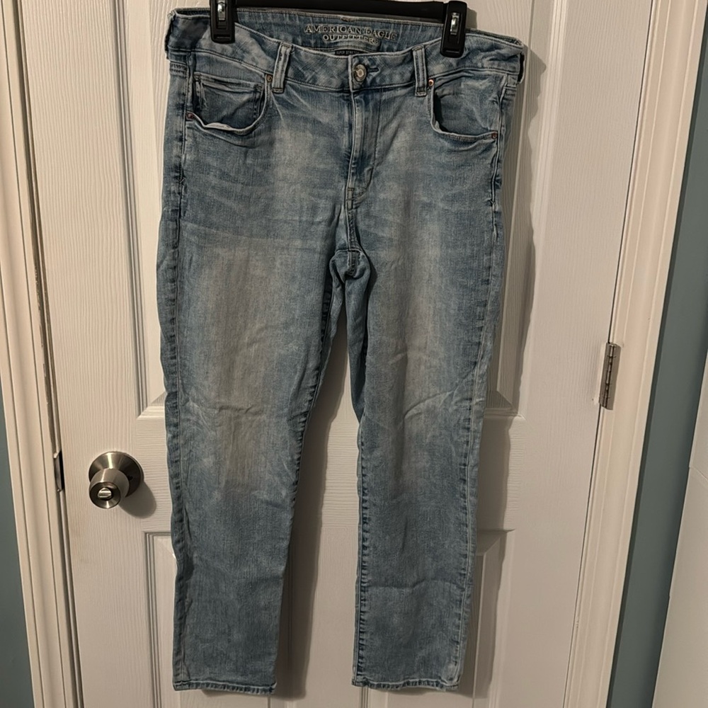 American eagle blue jeans size 14 short
